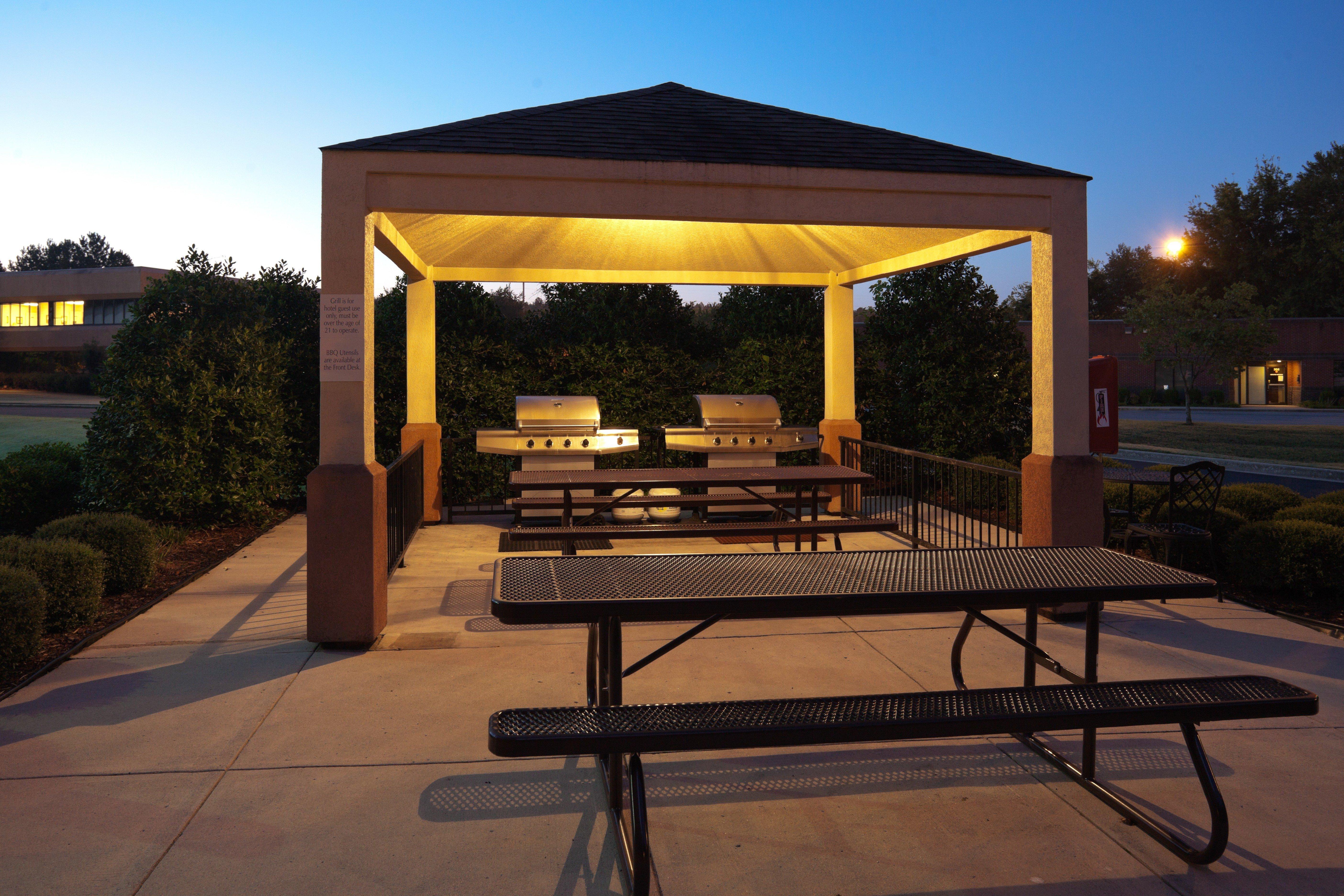 Sonesta Simply Suites Huntsville Research Park Exterior photo